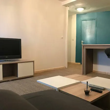 Апартаменты Location *